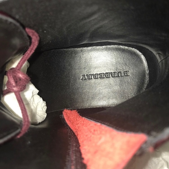 Burberry youth boots size35 will fit womens5.0/5.5  in kids about a size3.5/4.0 - Picture 5 of 7
